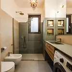 Charming Modern Near The Heart Of ミラノ