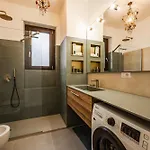 アパート Charming Modern Near The Heart Of