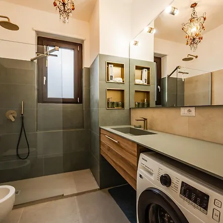 Διαμέρισμα Charming Modern Near The Heart Of
