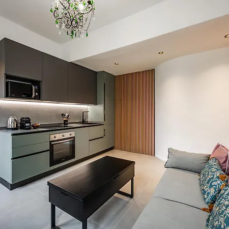 Charming Modern Near The Heart Of Apartment *