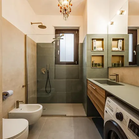 Charming Modern Near The Heart Of Milan